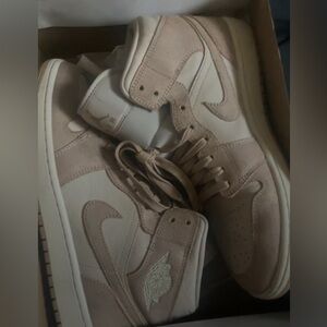 Nike Air Jordan 1 Mid SE Legend Light Brown FJ3448-200 Womens FashionSneakers